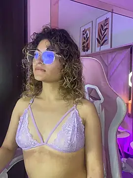 emilyjonesss  online show from April 2026 09:55:01 PM