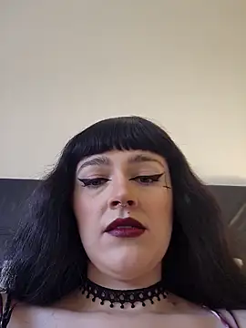 Mommynatrix online show from May 2026 05:27:01 PM