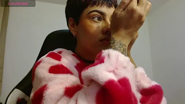 Divinejewel69 online show from March 2026 07:53:02 AM