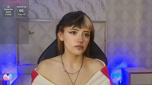 Snapshot of Cloee_tay1 chatting on July 2026 11:32:01 AM Cloee tay1 online show from July 2026 11:32:01 AM
