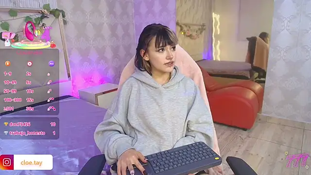 Snapshot of Cloee_tay1 chatting on July 2026 11:30:01 AM Cloee tay1 online show from July 2026 11:30:01 AM