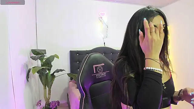 LINDSAY TAY online show from March 2026 03:19:02 AM