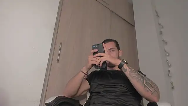 Axel  Blaze online show from March 2026 12:17:02 PM