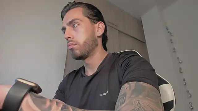 Axel  Blaze online show from April 2026 12:53:01 PM