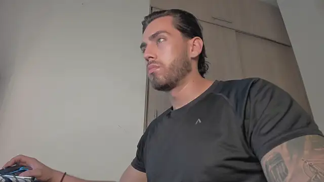 Axel  Blaze online show from April 2026 12:32:02 PM