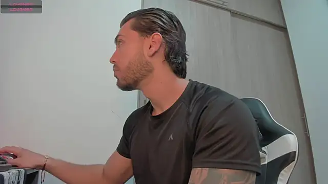 Axel  Blaze online show from April 2026 01:04:02 PM