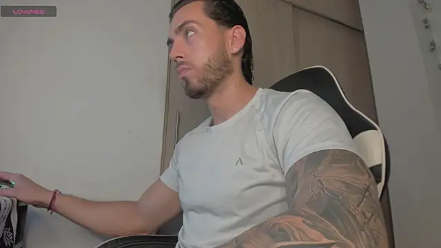 Axel  Blaze online show from April 2026 12:41:02 PM