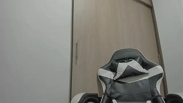 Axel  Blaze online show from March 2026 01:28:01 PM