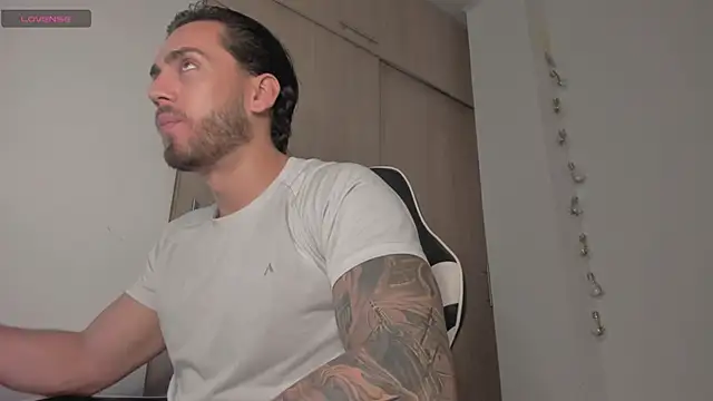 Axel  Blaze online show from April 2026 12:40:01 PM