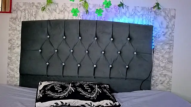 cutninasky online show from March 2026 09:27:02 PM