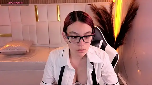 stefania tp online show from March 2026 08:27:02 PM