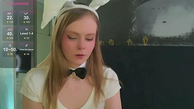 Sophie Peach  online show from April 2026 01:51:01 PM