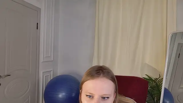 Sophie Peach  online show from March 2026 01:57:01 PM