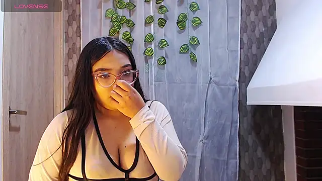 anyela donecm online show from April 2026 07:20:01 PM