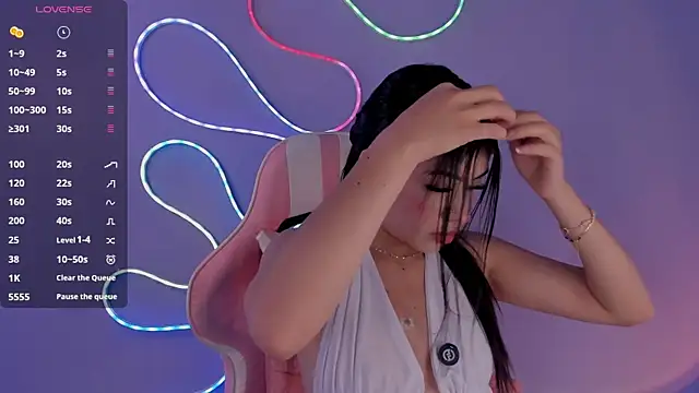 miacapone online show from April 2026 02:13:02 PM