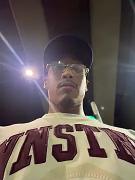 Snapshot of bruno_west chatting on June 2026 05:12:02 AM bruno west online show from June 2026 05:12:02 AM