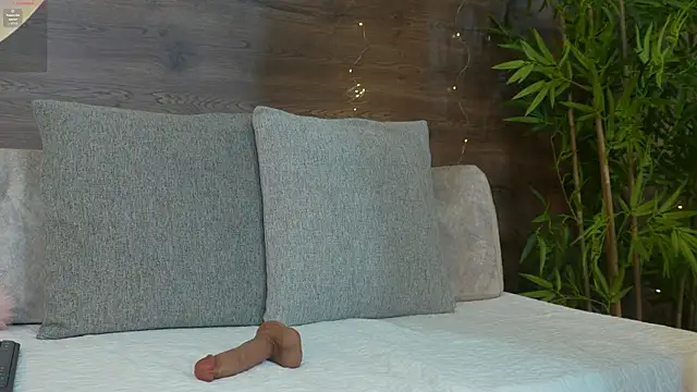 Snapshot of Lia_Montclair chatting on April 2026 04:50:04 AM Lia Montclair online show from April 2026 04:50:04 AM