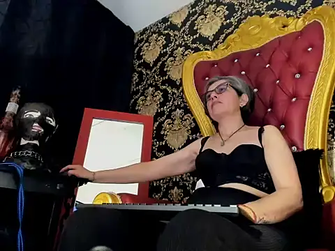 Hades Lyra online show from March 2026 03:27:01 PM