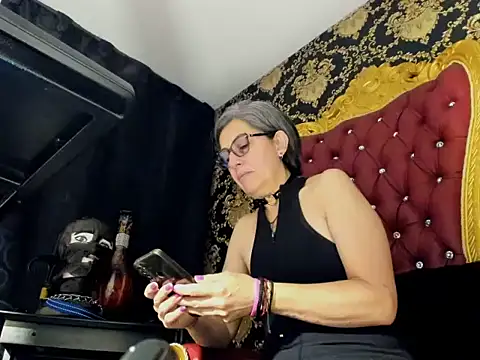 Hades Lyra online show from March 2026 03:02:01 PM