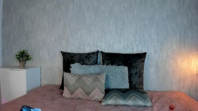 Lore evans online show from March 2026 09:57:01 PM