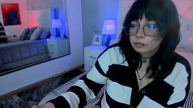 Ivi jones  online show from April 2026 08:15:02 PM