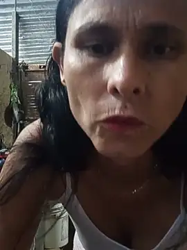 yuliitza4 online show from June 2026 10:32:01 PM