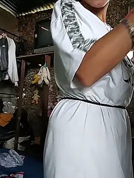yuliitza4 online show from July 2026 01:58:02 PM