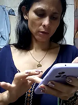 yuliitza4 online show from March 2026 01:24:01 PM