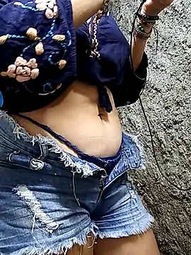 yuliitza4 online show from April 2026 03:37:01 PM