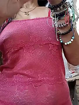 yuliitza4 online show from July 2026 03:51:01 PM
