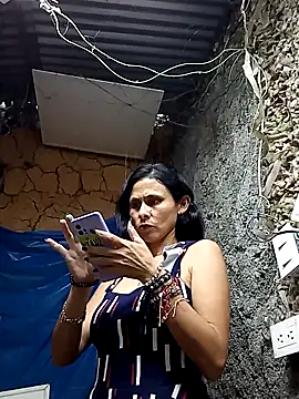 yuliitza4 online show from March 2026 10:22:01 PM