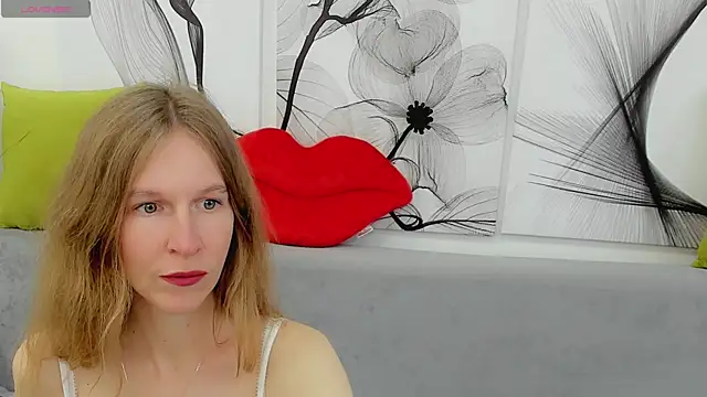 Mira XOo online show from April 2026 02:01:05 PM