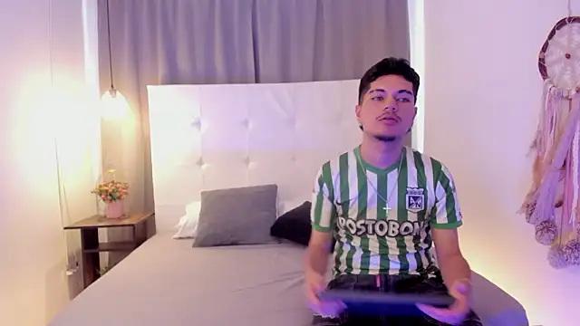 Jason 23   online show from March 2026 07:17:01 PM