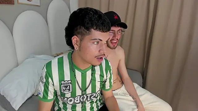 Jason 23   online show from April 2026 07:43:02 PM