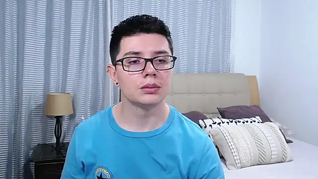 BlackFoXXX69 online show from April 2026 08:33:02 PM