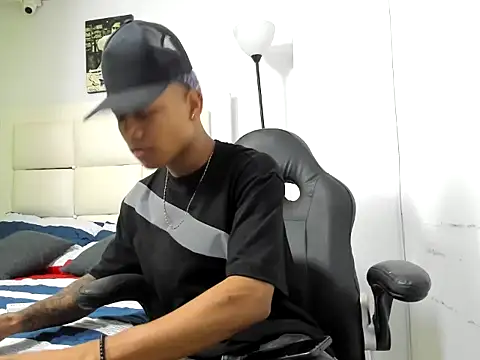 emanuel 23cm online show from March 2026 02:40:01 AM