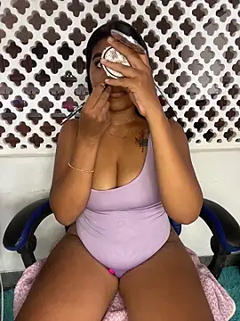 Coraline em online show from March 2026 06:10:01 PM