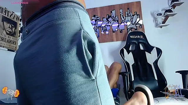 AdamsDvi online show from March 2026 02:43:01 PM