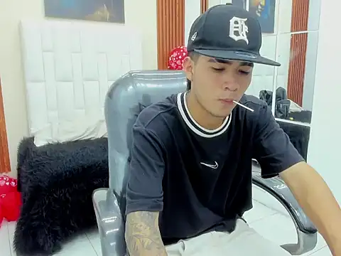 Snapshot of Thiago_collinss chatting on February 2026 10:09:01 PM Thiago collinss online show from February 2026 10:09:01 PM