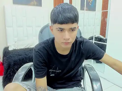 Snapshot of Thiago_collinss chatting on February 2026 10:31:01 PM Thiago collinss online show from February 2026 10:31:01 PM