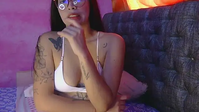 Snapshot of mia_luna88 chatting on February 2026 10:43:02 PM mia luna88 online show from February 2026 10:43:02 PM