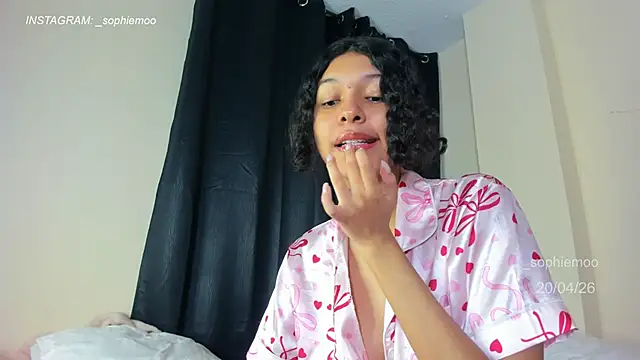 Sophiemoo  online show from April 2026 01:13:02 PM