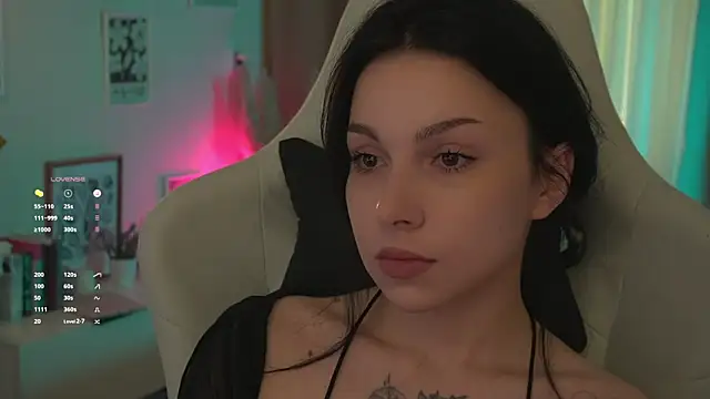 Akaruiiii online show from May 2026 09:59:02 AM