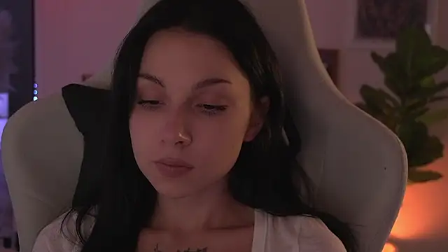 Akaruiiii online show from April 2026 03:36:01 PM