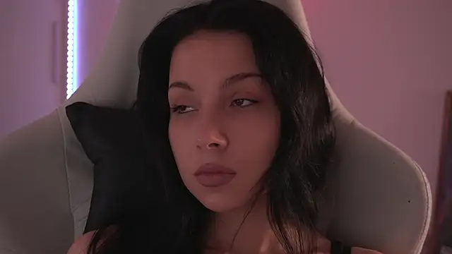 Akaruiiii online show from April 2026 12:17:01 AM