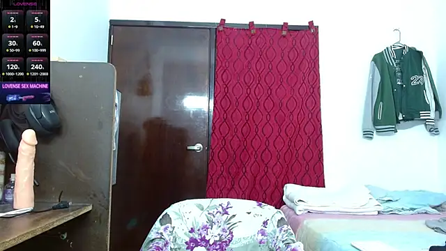 Snapshot of scarlet_johannson19 chatting on June 2026 03:01:01 AM scarlet johannson19 online show from June 2026 03:01:01 AM
