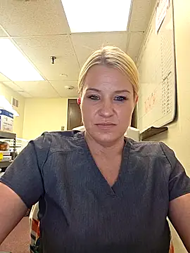 LadyB07 online show from May 2026 04:43:02 PM