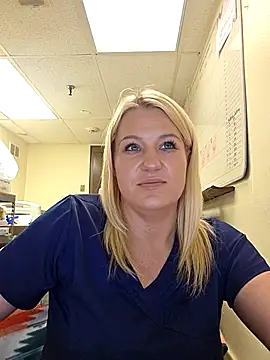 LadyB07 online show from May 2026 05:17:01 PM