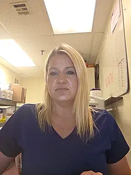 LadyB07 online show from June 2026 06:18:02 PM