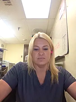 LadyB07 online show from April 2026 06:14:02 PM